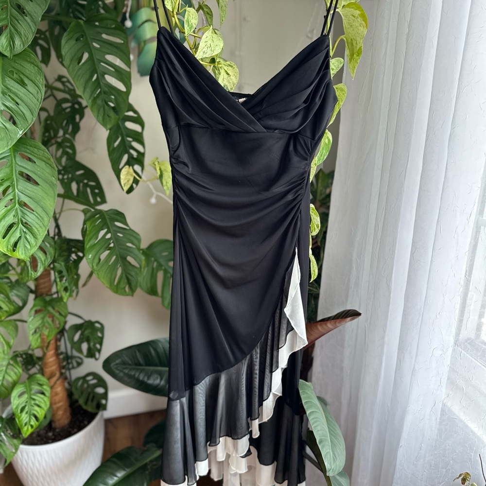 Vintage City Triangles Black And White Mesh Dress